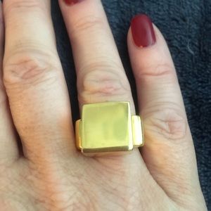 NWOT gold ring
